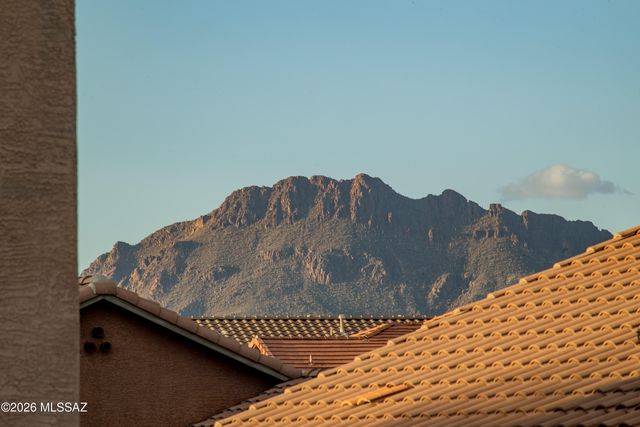 8546 W Finch Lane, Tucson, AZ 85757