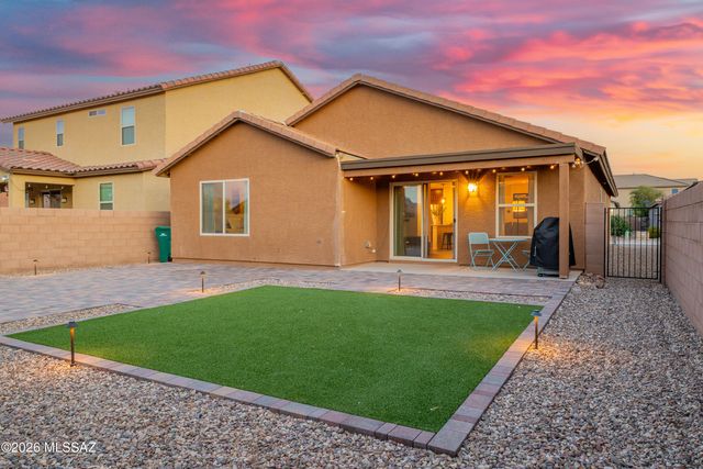 8546 W Finch Lane, Tucson, AZ 85757