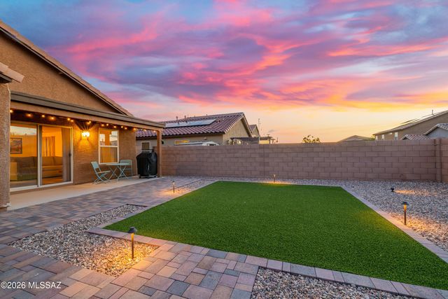 8546 W Finch Lane, Tucson, AZ 85757