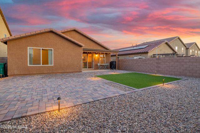 8546 W Finch Lane, Tucson, AZ 85757