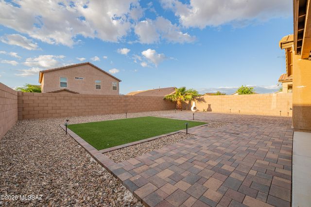 8546 W Finch Lane, Tucson, AZ 85757