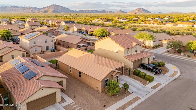 8546 W Finch Lane, Tucson, AZ 85757