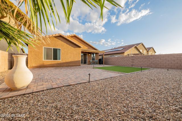 8546 W Finch Lane, Tucson, AZ 85757