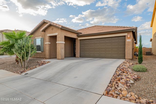 8546 W Finch Lane, Tucson, AZ 85757