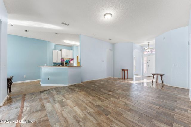 9974 TIMBER FALLS Lane, Jacksonville, FL 32219