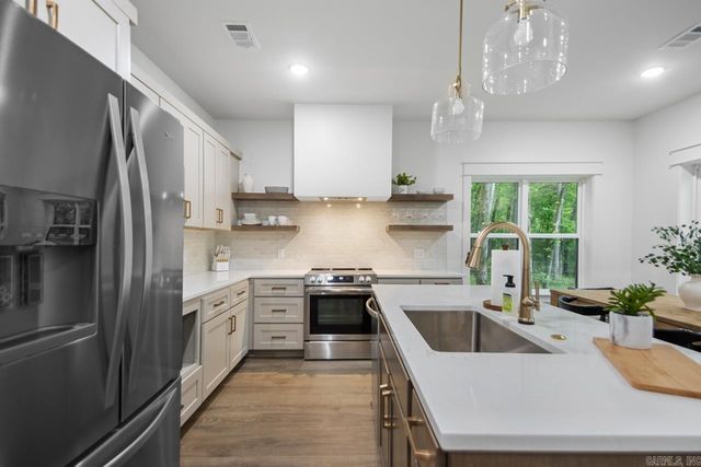 193 Sunshine Ln, Pangburn, AR 72121