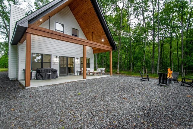 193 Sunshine Ln, Pangburn, AR 72121