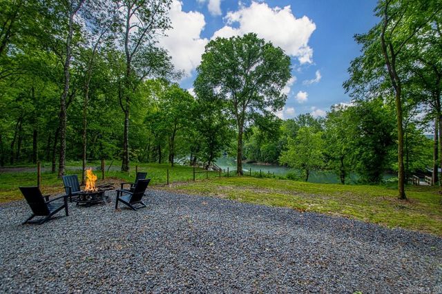 193 Sunshine Ln, Pangburn, AR 72121