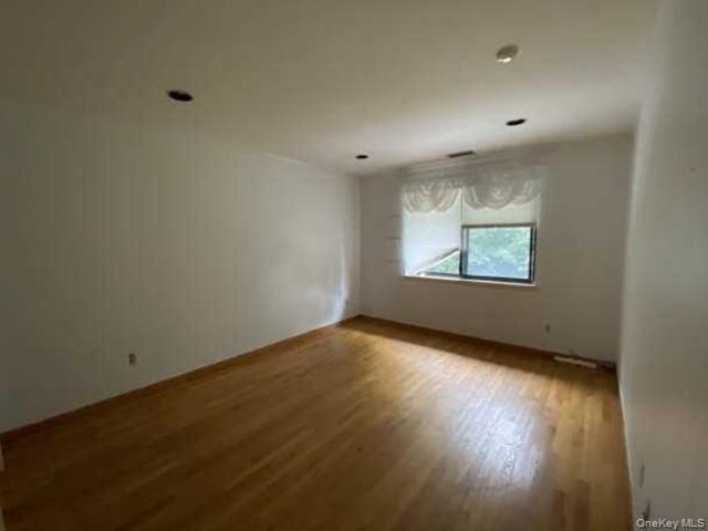 41 E View Court, Jericho, NY 11753