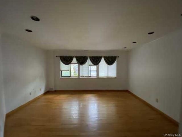 41 E View Court, Jericho, NY 11753