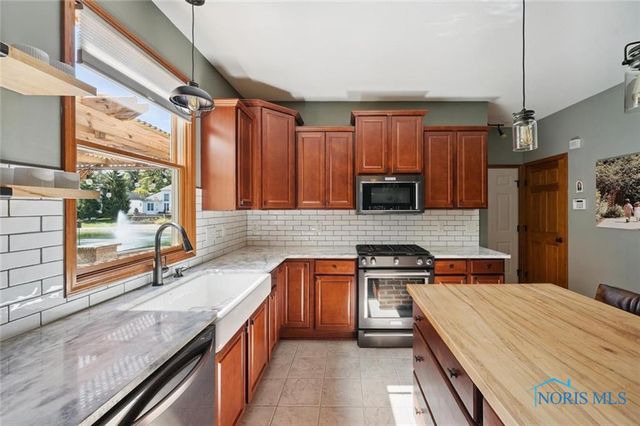 7951 Colony Oaks Drive, Toledo, OH 43617