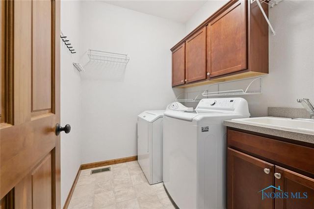 7951 Colony Oaks Drive, Toledo, OH 43617