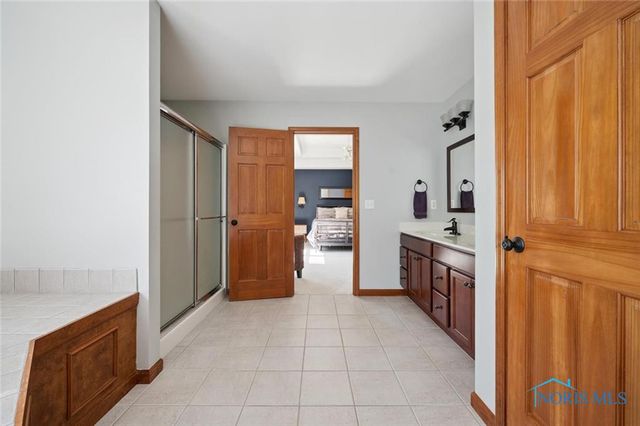 7951 Colony Oaks Drive, Toledo, OH 43617