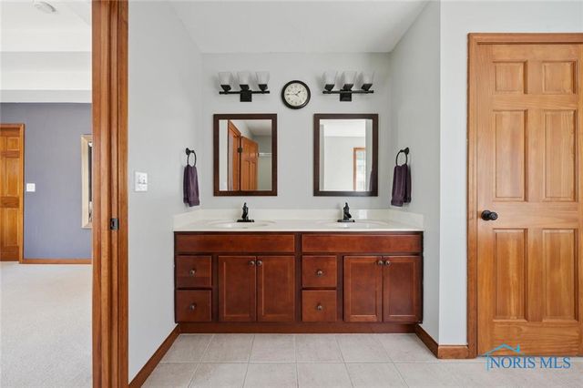 7951 Colony Oaks Drive, Toledo, OH 43617