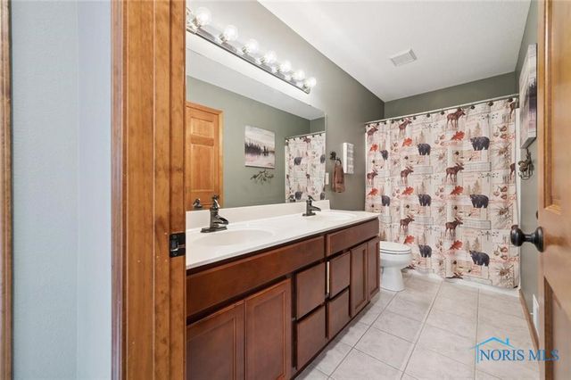 7951 Colony Oaks Drive, Toledo, OH 43617