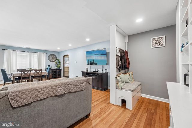 211 MARLBOROUGH AVE, Mount Ephraim, NJ 08059