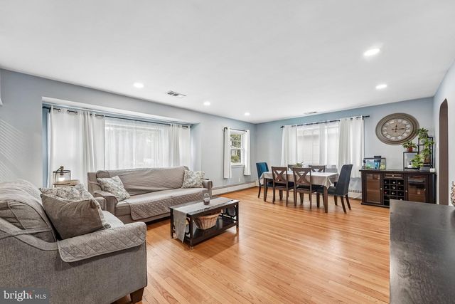 211 MARLBOROUGH AVE, Mount Ephraim, NJ 08059