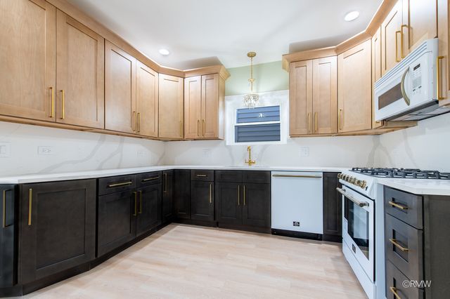 1227 Highland Avenue, Berwyn, IL 60402