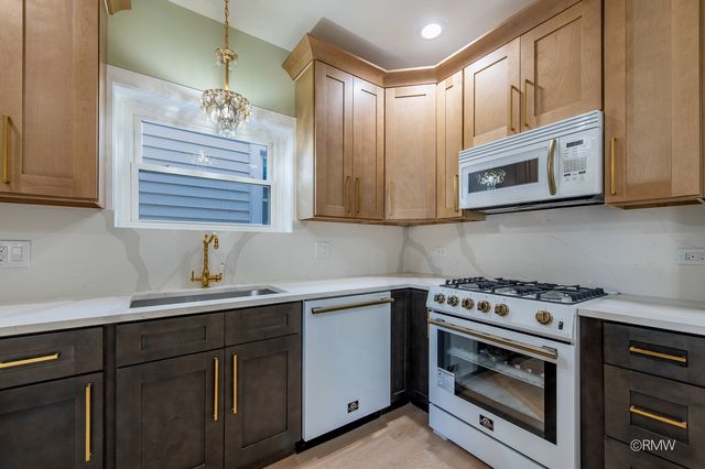 1227 Highland Avenue, Berwyn, IL 60402