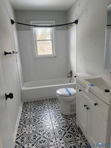 4611 Hickory Rd, South Chesterfield, VA 23803