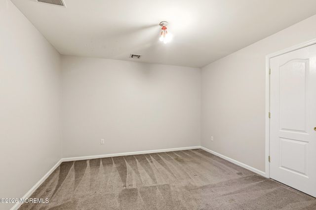 17 Stamford Hill Road, Lakewood, NJ 08701