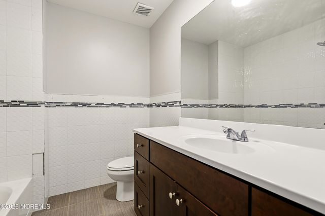 17 Stamford Hill Road, Lakewood, NJ 08701