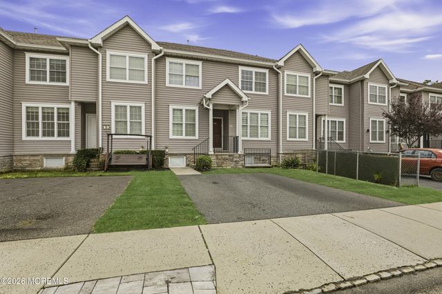 17 Stamford Hill Road, Lakewood, NJ 08701