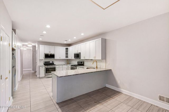 17 Stamford Hill Road, Lakewood, NJ 08701