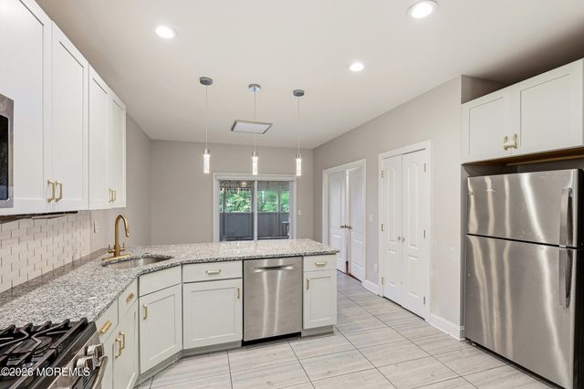 17 Stamford Hill Road, Lakewood, NJ 08701