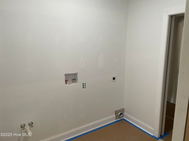 107 Devonshire Avenue W, West End, NC 27376