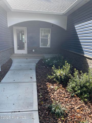 107 Devonshire Avenue W, West End, NC 27376