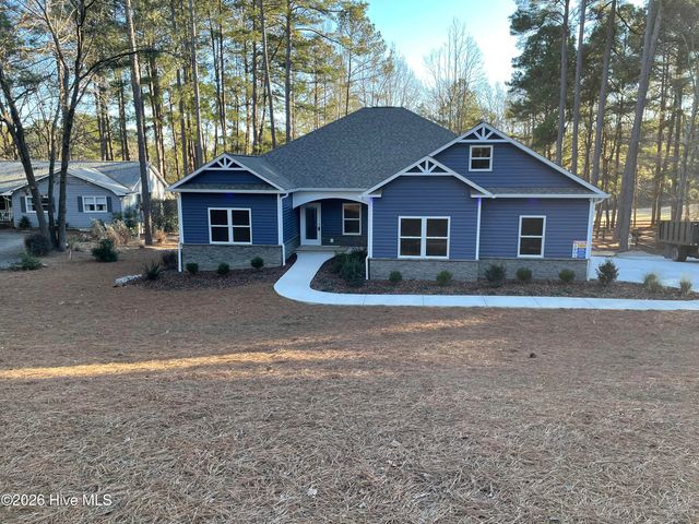 107 Devonshire Avenue W, West End, NC 27376