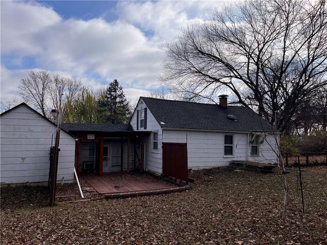 9724 Pennsylvania Avenue, Kansas City, MO 64114