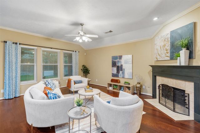 11 Gilmore Grove Place, The Woodlands, TX 77382