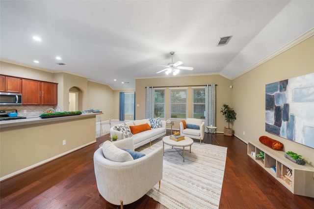 11 Gilmore Grove Place, The Woodlands, TX 77382