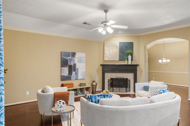 11 Gilmore Grove Place, The Woodlands, TX 77382