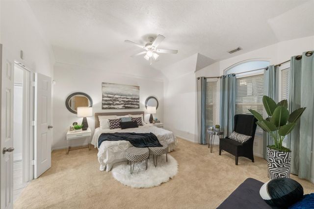 11 Gilmore Grove Place, The Woodlands, TX 77382