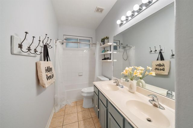 11 Gilmore Grove Place, The Woodlands, TX 77382