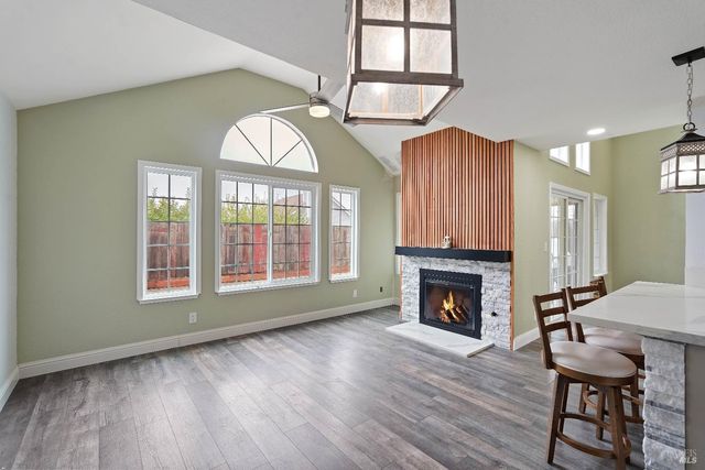 880 Knights Cir, Vallejo, CA 94591