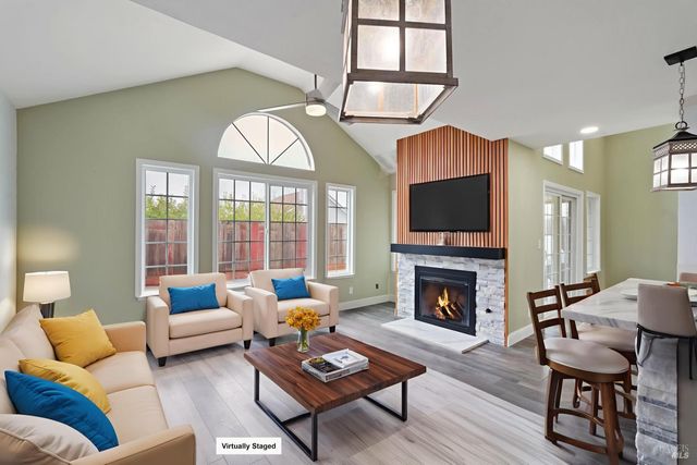 880 Knights Cir, Vallejo, CA 94591