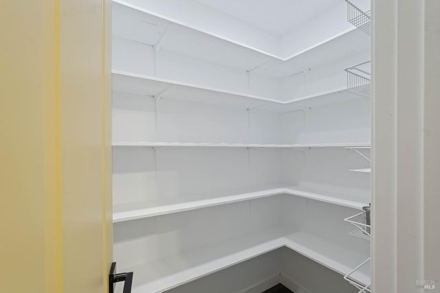 880 Knights Cir, Vallejo, CA 94591