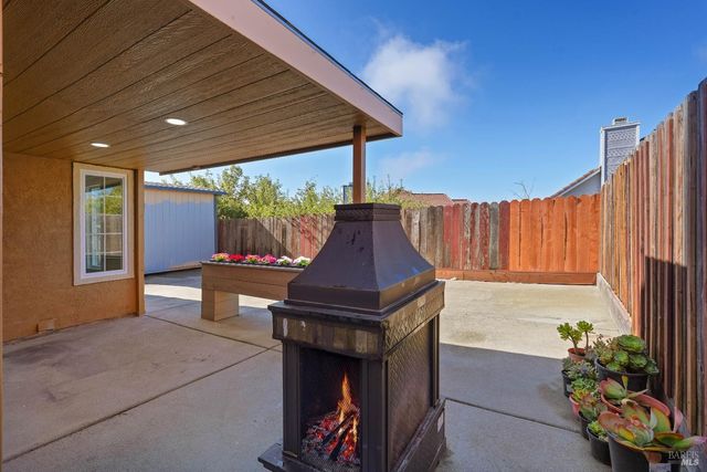 880 Knights Cir, Vallejo, CA 94591