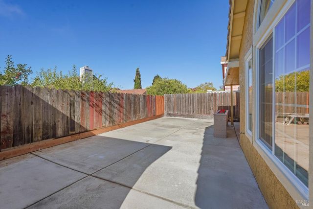 880 Knights Cir, Vallejo, CA 94591
