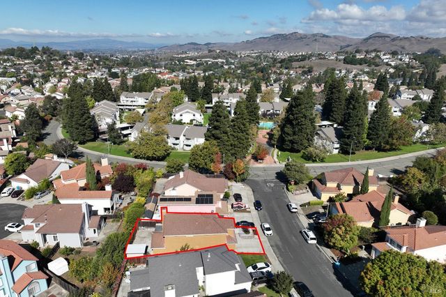 880 Knights Cir, Vallejo, CA 94591