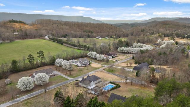 97 Valley Glen, Trenton, GA 30752