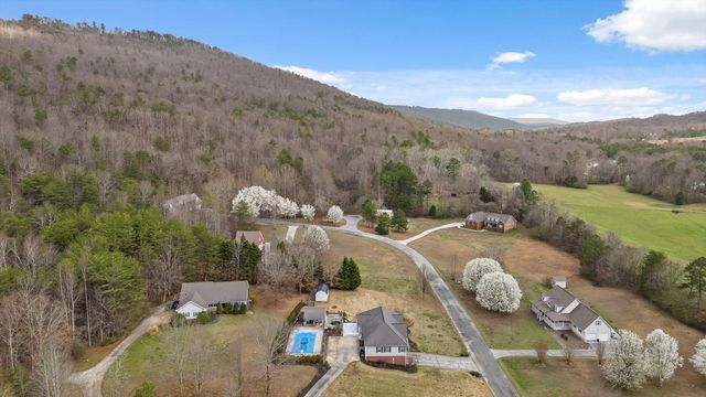 97 Valley Glen, Trenton, GA 30752