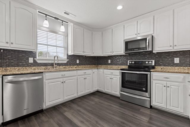 97 Valley Glen, Trenton, GA 30752