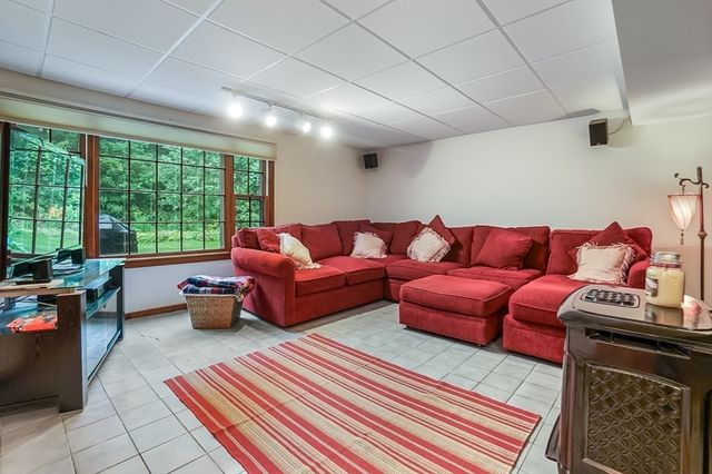 188 South St, Berlin, MA 01503