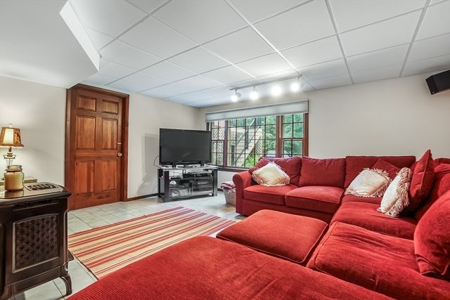 188 South St, Berlin, MA 01503