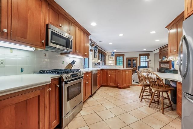 188 South St, Berlin, MA 01503